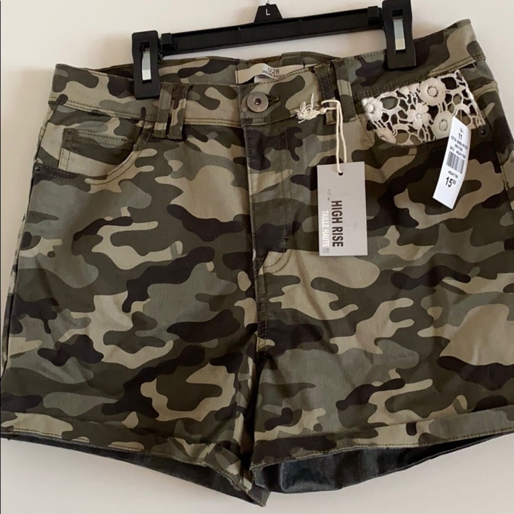⭐️ Urban Basics camouflage shorts